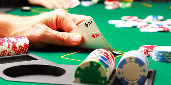 Đôi A quyền lực trong Poker